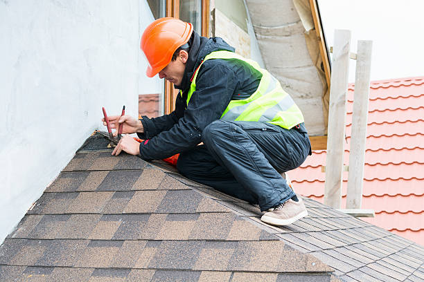 Best Roof Gutter Cleaning  in Klamath Falls, OR